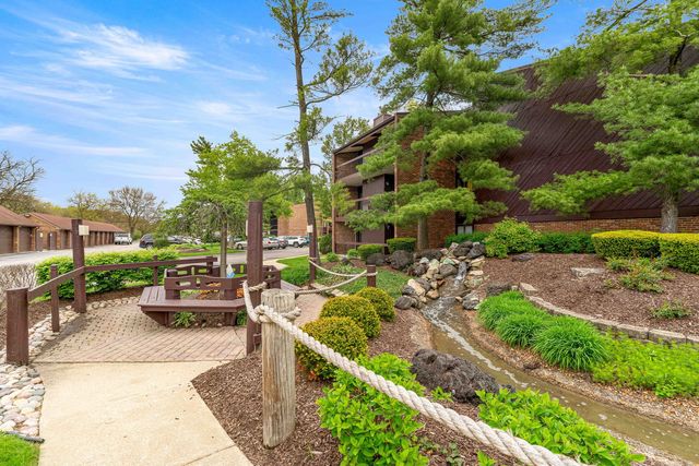 14524 Walden Court M2, Oak Forest, IL 60452