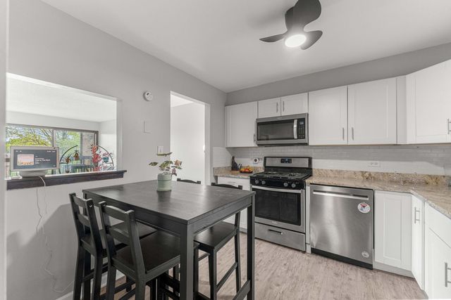 14524 Walden Court M2, Oak Forest, IL 60452