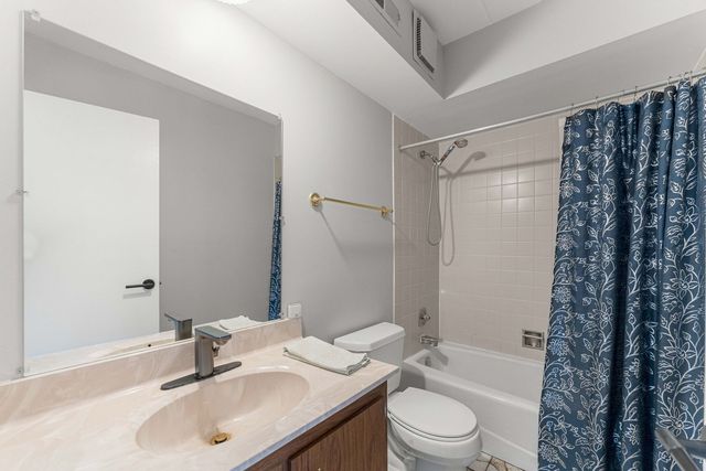 14524 Walden Court M2, Oak Forest, IL 60452