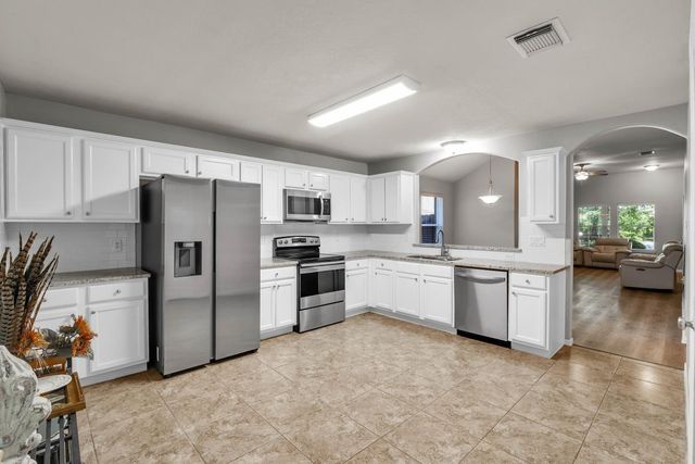 12609 Dover Drive, Montgomery, TX 77356