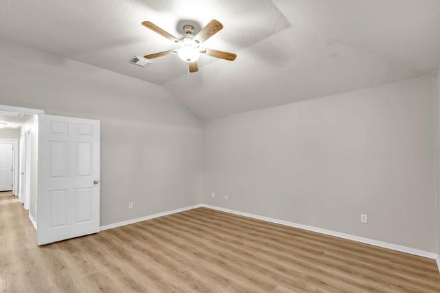 12609 Dover Drive, Montgomery, TX 77356