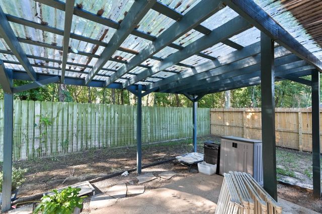 12609 Dover Drive, Montgomery, TX 77356