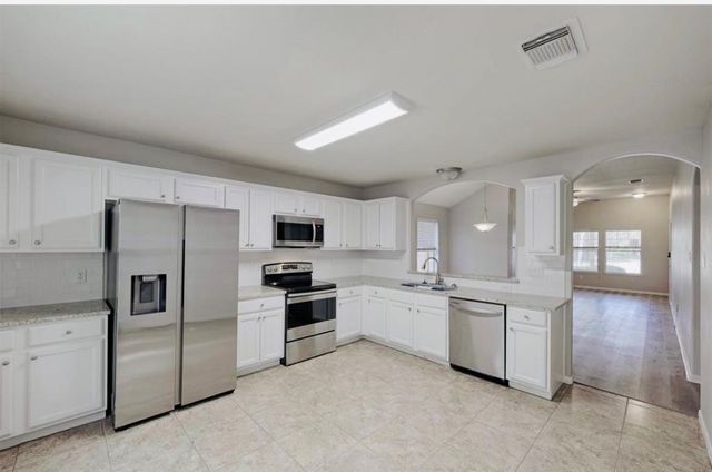 12609 Dover Drive, Montgomery, TX 77356