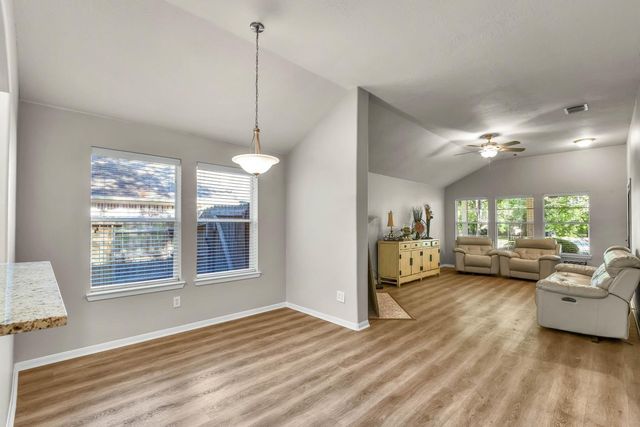 12609 Dover Drive, Montgomery, TX 77356