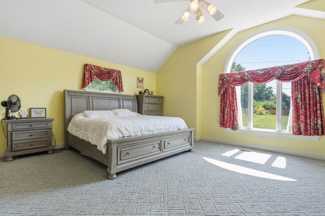 14 Briscoe Rd, Groveland, MA 01834