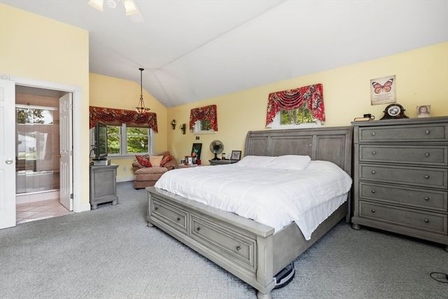 14 Briscoe Rd, Groveland, MA 01834
