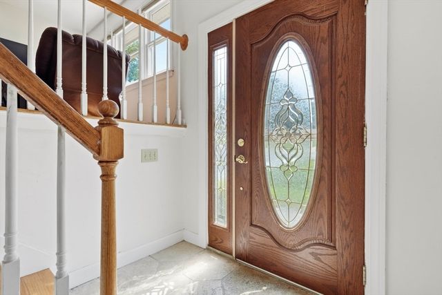 14 Briscoe Rd, Groveland, MA 01834