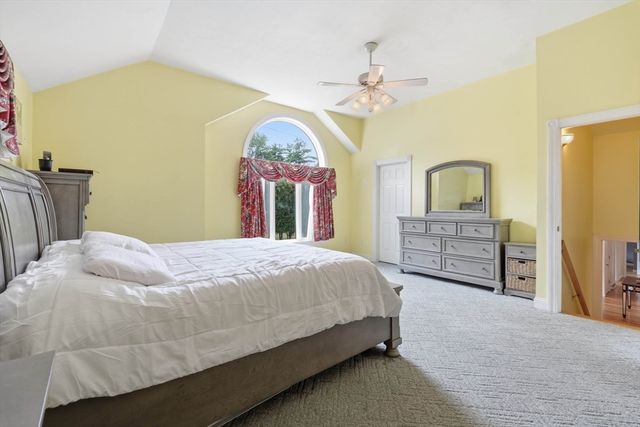 14 Briscoe Rd, Groveland, MA 01834