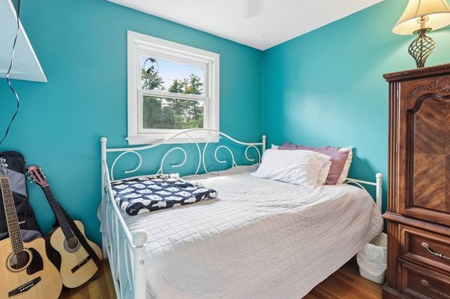 14 Briscoe Rd, Groveland, MA 01834