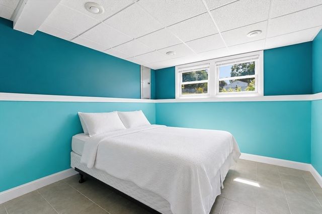 14 Briscoe Rd, Groveland, MA 01834