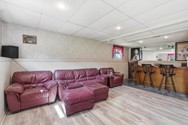 14 Briscoe Rd, Groveland, MA 01834