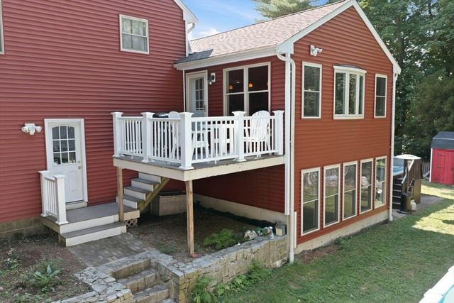 14 Briscoe Rd, Groveland, MA 01834