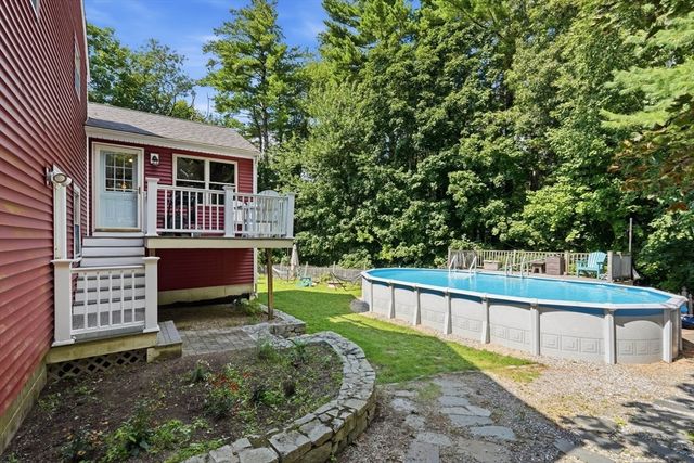 14 Briscoe Rd, Groveland, MA 01834