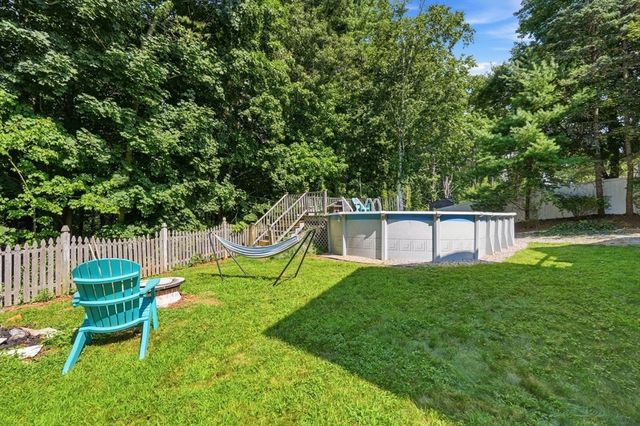 14 Briscoe Rd, Groveland, MA 01834