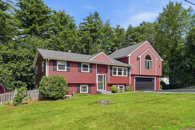 14 Briscoe Rd, Groveland, MA 01834