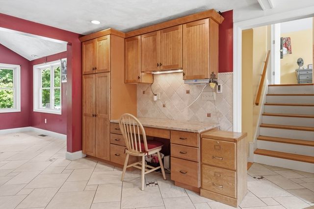 14 Briscoe Rd, Groveland, MA 01834