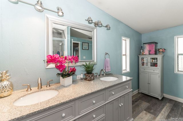 11746 haven estates, Adkins, TX 78101