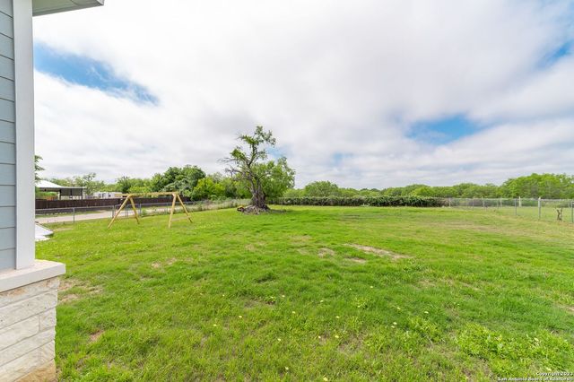 11746 haven estates, Adkins, TX 78101