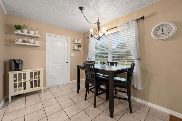 806 Ridgeway Road, Joshua, TX 76058