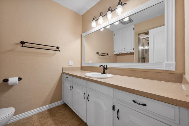 806 Ridgeway Road, Joshua, TX 76058