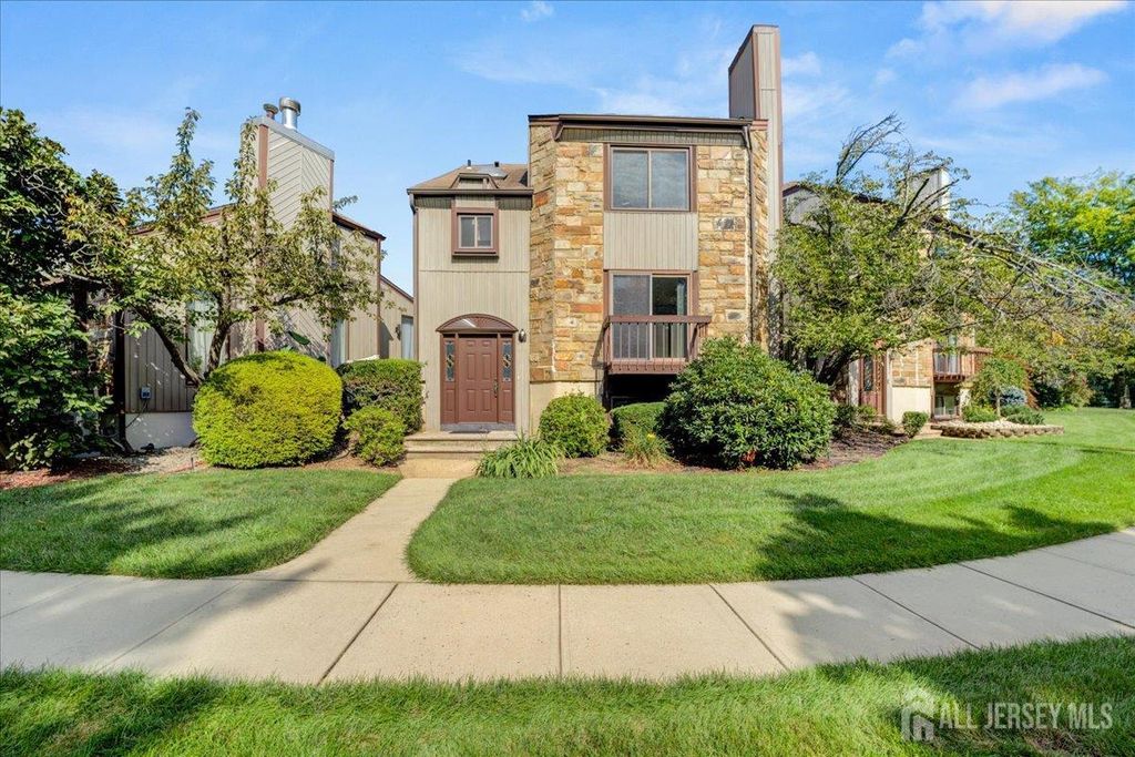 17 Emerald Lane, Old Bridge, NJ 08857