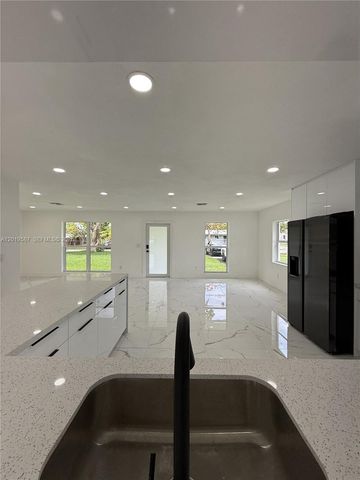 20211 NW 42nd Ave, Miami Gardens, FL 33055