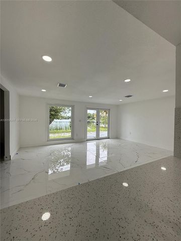 20211 NW 42nd Ave, Miami Gardens, FL 33055