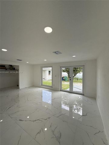 20211 NW 42nd Ave, Miami Gardens, FL 33055
