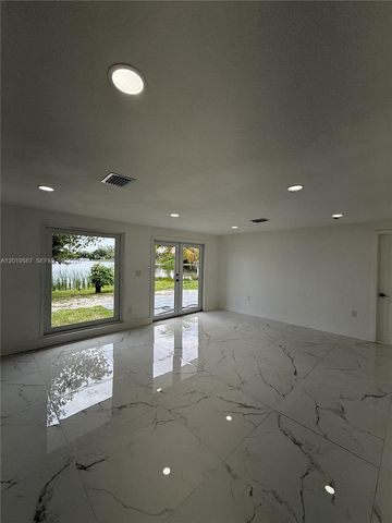 20211 NW 42nd Ave, Miami Gardens, FL 33055