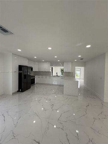 20211 NW 42nd Ave, Miami Gardens, FL 33055