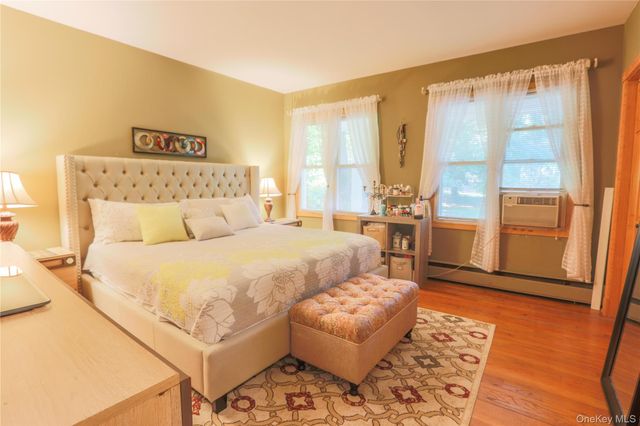 1553 Strawberry Road, Mohegan Lake, NY 10547