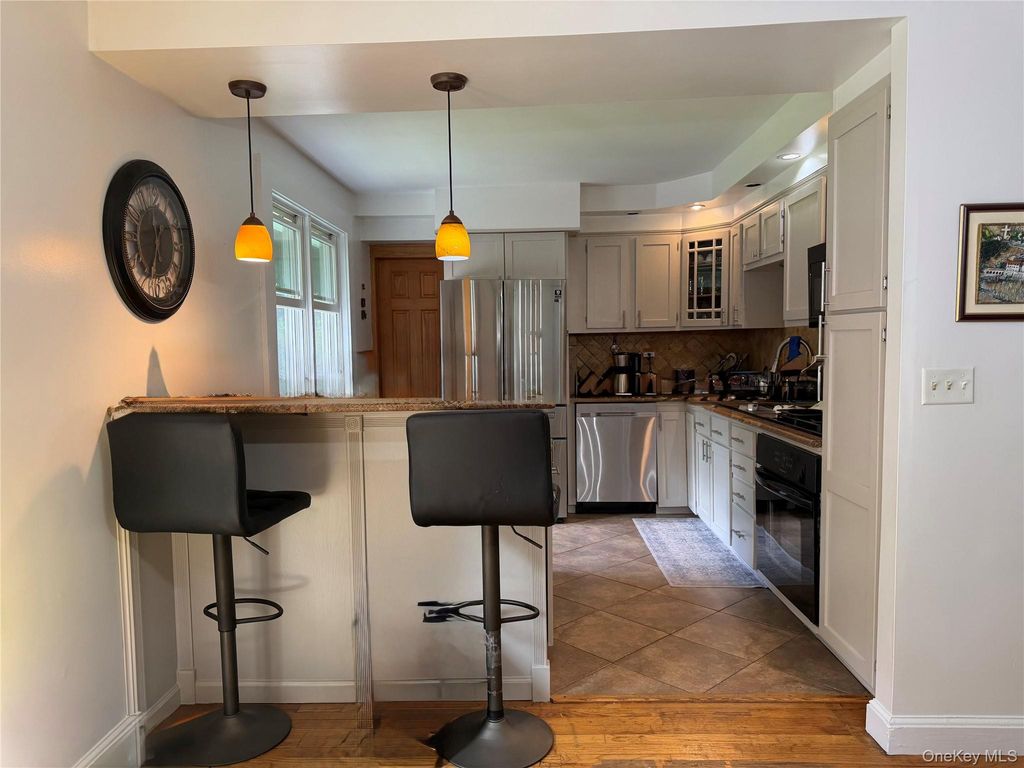 1553 Strawberry Road, Mohegan Lake, NY 10547 — photo 4