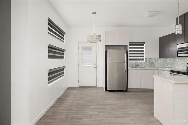 907 W Carmel Avenue, Pharr, TX 78577