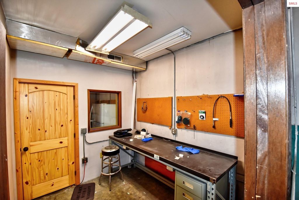 900 Kootenai Cutoff Rd, Ponderay, ID 83852 photo 12