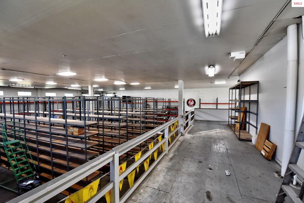 900 Kootenai Cutoff Rd, Ponderay, ID 83852 photo 3