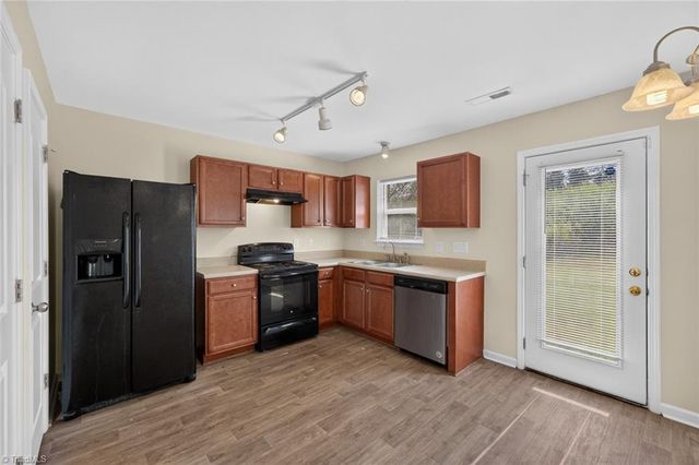 4047 Parkside Meadow Court, Winston-salem, NC 27127