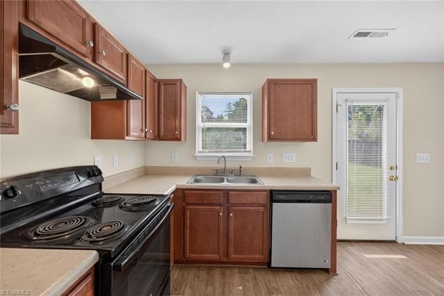 4047 Parkside Meadow Court, Winston-salem, NC 27127