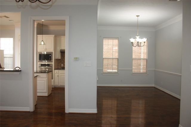 3206 E Park At Beverly Hills, Houston, TX 77057