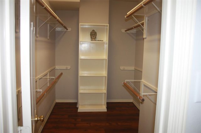 3206 E Park At Beverly Hills, Houston, TX 77057