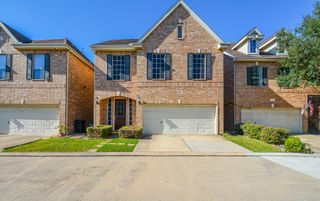 3206 E Park At Beverly Hills, Houston, TX 77057