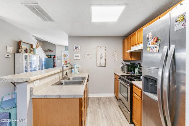 902 Fifth Street S, Carolina Beach, NC 28428