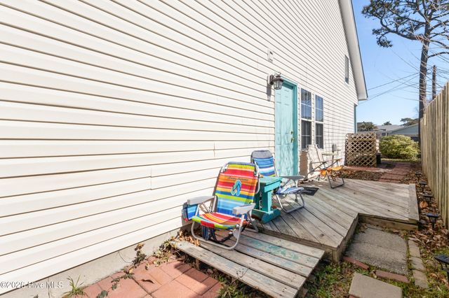 902 Fifth Street S, Carolina Beach, NC 28428