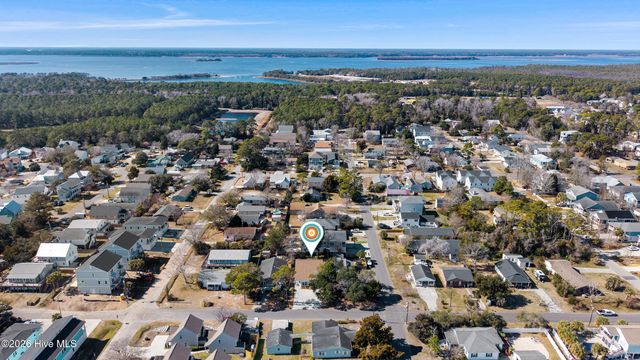902 Fifth Street S, Carolina Beach, NC 28428