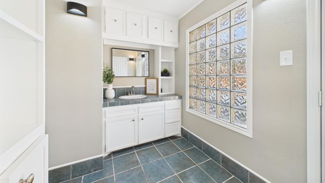 5719 2nd Street, Lubbock, TX 79416