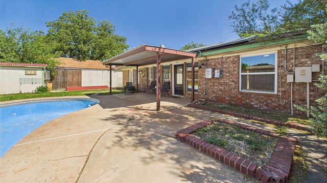 5719 2nd Street, Lubbock, TX 79416