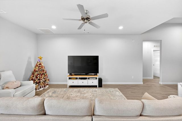 2206 Bear Dr, Midland, TX 79707