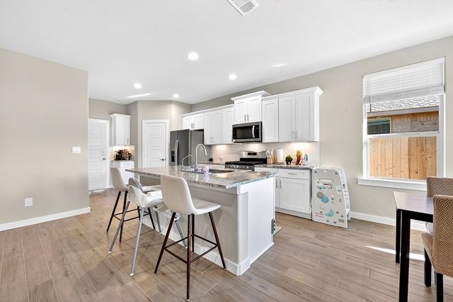 2206 Bear Dr, Midland, TX 79707