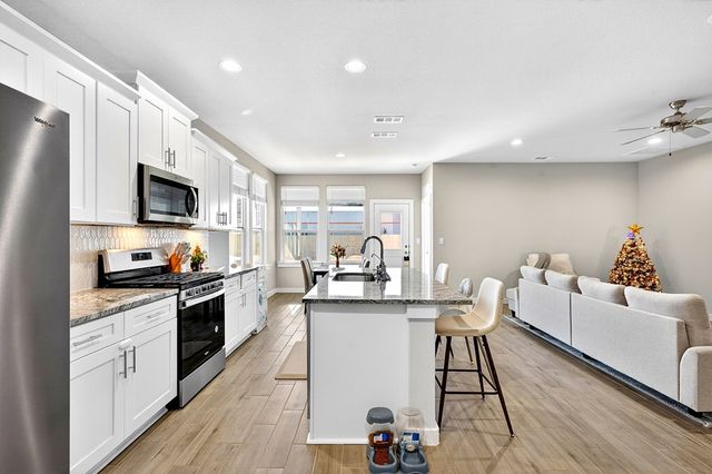 2206 Bear Dr, Midland, TX 79707