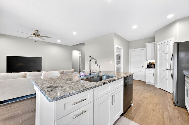 2206 Bear Dr, Midland, TX 79707