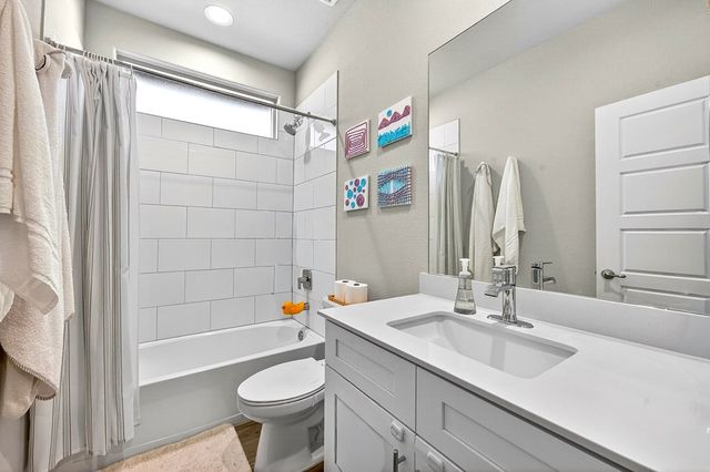 2206 Bear Dr, Midland, TX 79707